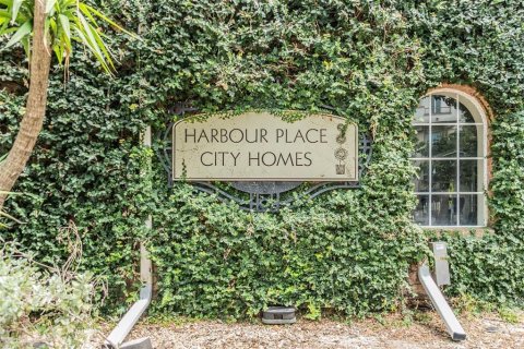 Townhouse in Tampa, Florida 2 bedrooms, 111.48 sq.m. № 1755578 - photo 4