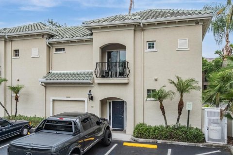 Townhouse in Tampa, Florida 2 bedrooms, 111.48 sq.m. № 1755578 - photo 2