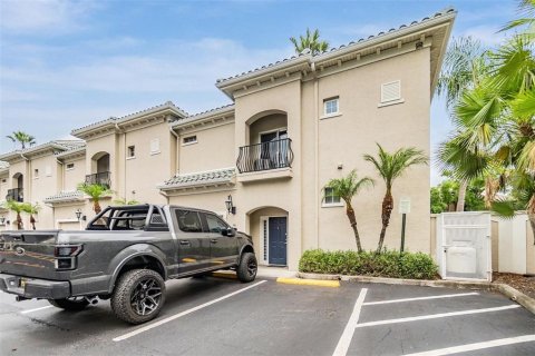Townhouse in Tampa, Florida 2 bedrooms, 111.48 sq.m. № 1755578 - photo 6