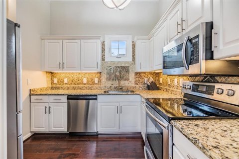 Townhouse in Tampa, Florida 2 bedrooms, 111.48 sq.m. № 1755578 - photo 24