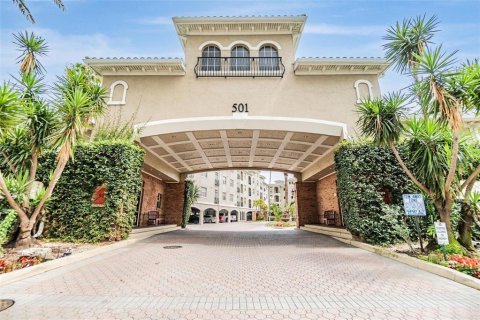 Townhouse in Tampa, Florida 2 bedrooms, 111.48 sq.m. № 1755578 - photo 3