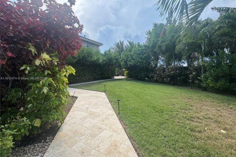 House in Homestead, Florida 5 bedrooms, 369.01 sq.m. № 1939782 - photo 5