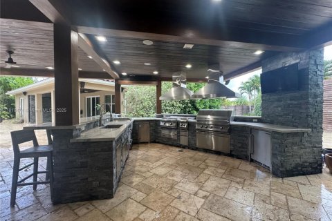 House in Homestead, Florida 5 bedrooms, 369.01 sq.m. № 1939782 - photo 26