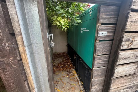 Casa en venta en Homestead, Florida, 5 dormitorios, 369.01 m2 № 1939782 - foto 11