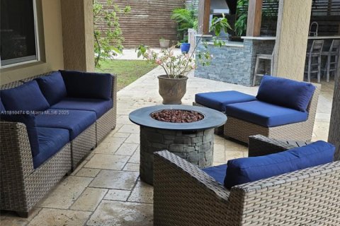 Casa en venta en Homestead, Florida, 5 dormitorios, 369.01 m2 № 1939782 - foto 12