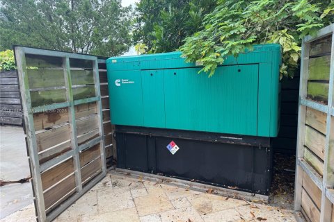 Casa en venta en Homestead, Florida, 5 dormitorios, 369.01 m2 № 1939782 - foto 10