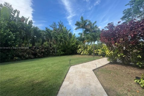 House in Homestead, Florida 5 bedrooms, 369.01 sq.m. № 1939782 - photo 8