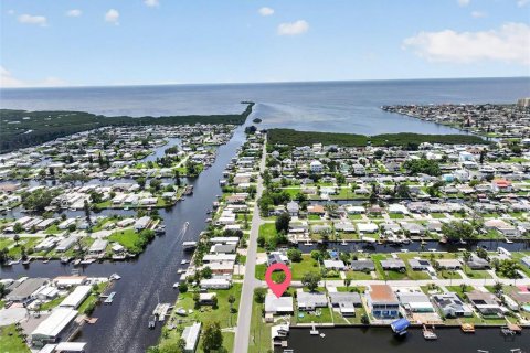 House in Hudson, Florida 2 bedrooms, 112.04 sq.m. № 2284649 - photo 11