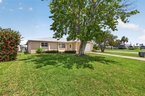 House in Hudson, Florida 2 bedrooms, 112.04 sq.m. № 2284649 - photo 22