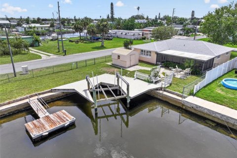 Villa ou maison à Hudson, Floride 2 chambres, 112.04 m2 № 2284649