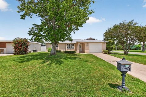 House in Hudson, Florida 2 bedrooms, 112.04 sq.m. № 2284649 - photo 25