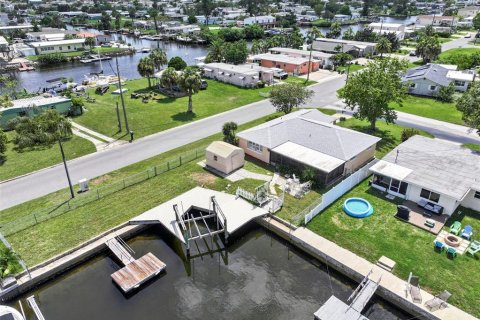 House in Hudson, Florida 2 bedrooms, 112.04 sq.m. № 2284649 - photo 3