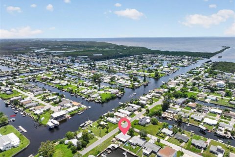 House in Hudson, Florida 2 bedrooms, 112.04 sq.m. № 2284649 - photo 12
