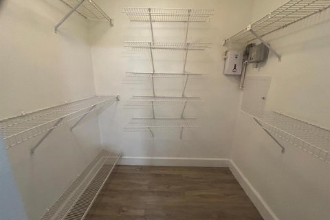 Condominio en alquiler en Sarasota, Florida, 2 dormitorios, 84.91 m2 № 1905948 - foto 12