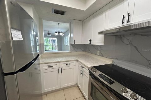 Condominio en alquiler en Sarasota, Florida, 2 dormitorios, 84.91 m2 № 1905948 - foto 6