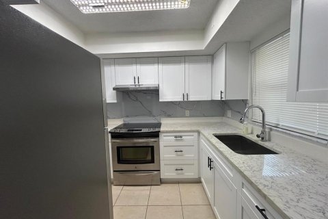Condominio en alquiler en Sarasota, Florida, 2 dormitorios, 84.91 m2 № 1905948 - foto 7