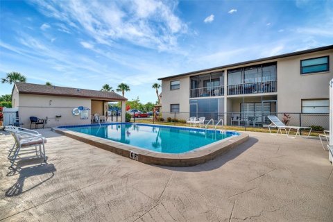 Condominio en alquiler en Sarasota, Florida, 2 dormitorios, 84.91 m2 № 1905948 - foto 20