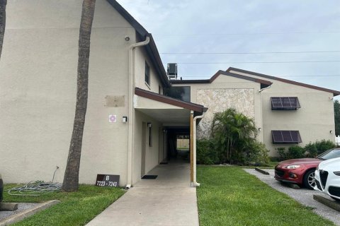 Condominio en alquiler en Sarasota, Florida, 2 dormitorios, 84.91 m2 № 1905948 - foto 4
