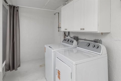 Villa ou maison à vendre à Englewood, Floride: 2 chambres, 123.1 m2 № 2356170 - photo 13