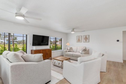 Villa ou maison à vendre à Englewood, Floride: 2 chambres, 123.1 m2 № 2356170 - photo 3