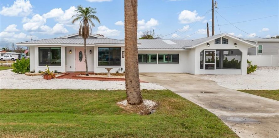 Villa ou maison à Englewood, Floride 2 chambres, 123.1 m2 № 2356170