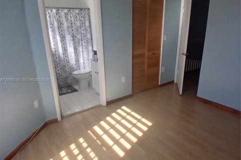 Townhouse in Miami, Florida 2 bedrooms, 127.83 sq.m. № 2064764 - photo 6