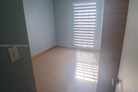 Townhouse in Miami, Florida 2 bedrooms, 127.83 sq.m. № 2064764 - photo 5