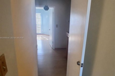 Townhouse in Miami, Florida 2 bedrooms, 127.83 sq.m. № 2064764 - photo 7