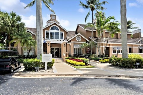 Купить кондоминиум в Майами, Флорида 2 спальни, 87.98м2, № 1960965 - фото 2