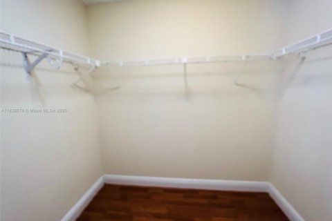 Купить кондоминиум в Майами, Флорида 2 спальни, 87.98м2, № 1960965 - фото 16