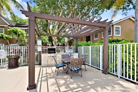 Купить кондоминиум в Майами, Флорида 2 спальни, 87.98м2, № 1960965 - фото 19