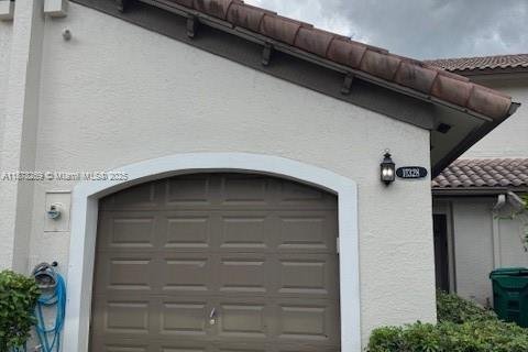 Touwnhouse à vendre à Miami, Floride: 3 chambres, 169.55 m2 № 1923335 - photo 1