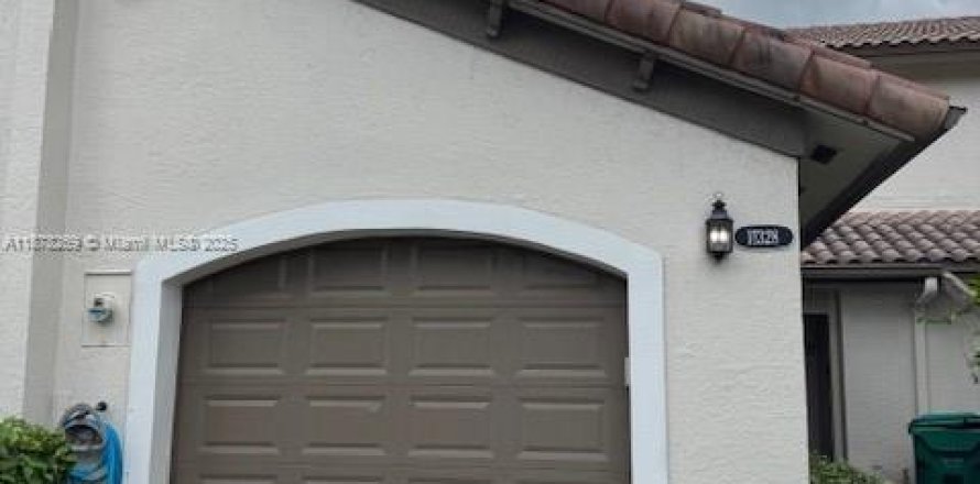 Touwnhouse à Miami, Floride 3 chambres, 169.55 m2 № 1923335