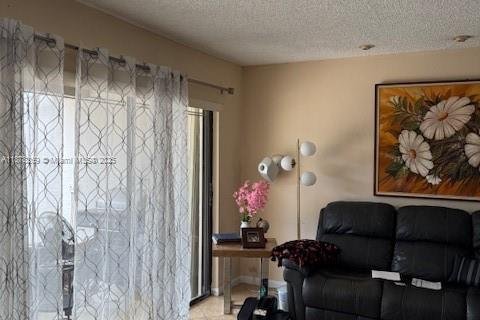 Touwnhouse à vendre à Miami, Floride: 3 chambres, 169.55 m2 № 1923335 - photo 3