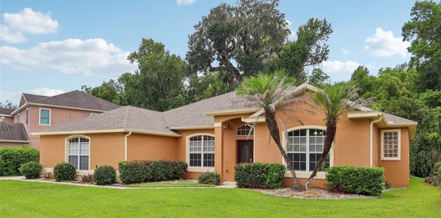 Villa ou maison à Winter Springs, Floride 4 chambres, 206.8 m2 № 2149343