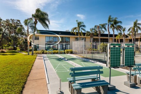 Condo in Largo, Florida, 2 bedrooms  № 2379741 - photo 25