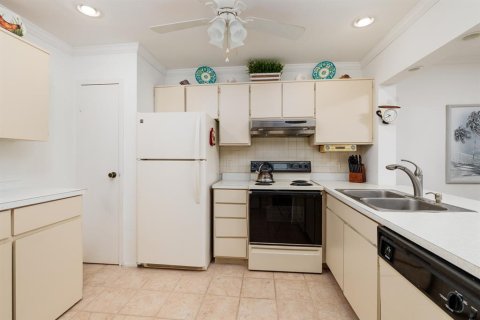 Condo in Largo, Florida, 2 bedrooms  № 2379741 - photo 9