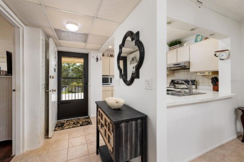 Condo in Largo, Florida, 2 bedrooms  № 2379741 - photo 8