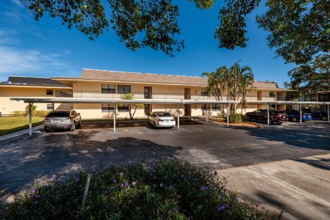 Condo in Largo, Florida, 2 bedrooms  № 2379741 - photo 6