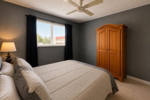 Condo in Sunrise, Florida, 2 bedrooms  № 2187689 - photo 17