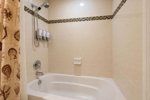 Condo in Sunrise, Florida, 2 bedrooms  № 2187689 - photo 20