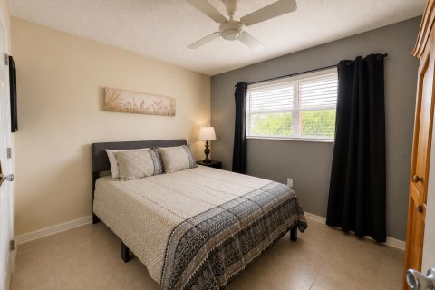 Condo in Sunrise, Florida, 2 bedrooms  № 2187689 - photo 16
