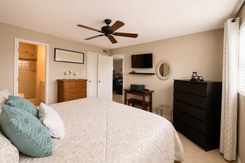Condo in Sunrise, Florida, 2 bedrooms  № 2187689 - photo 13