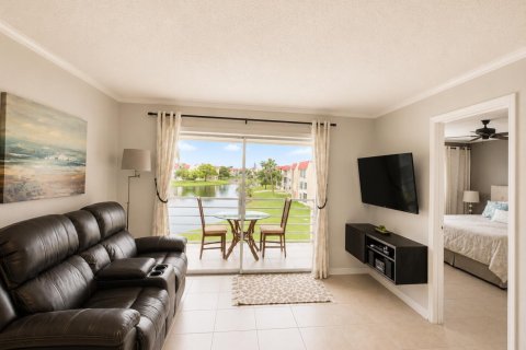 Condo in Sunrise, Florida, 2 bedrooms  № 2187689 - photo 7