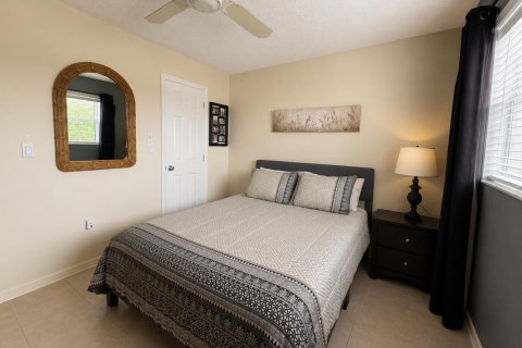 Condo in Sunrise, Florida, 2 bedrooms  № 2187689 - photo 18