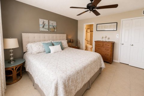 Condo in Sunrise, Florida, 2 bedrooms  № 2187689 - photo 11