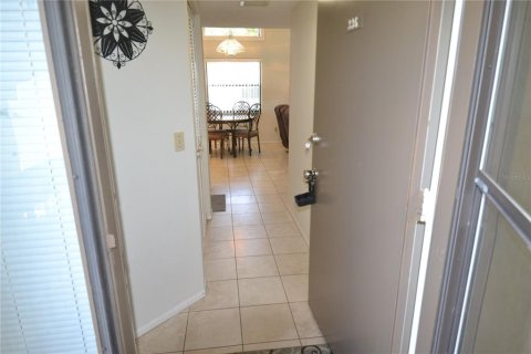 Condo in Oldsmar, Florida, 2 bedrooms  № 2232036 - photo 12