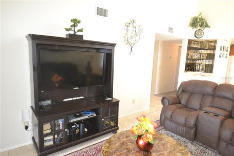 Condo in Oldsmar, Florida, 2 bedrooms  № 2232036 - photo 9