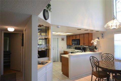 Condo in Oldsmar, Florida, 2 bedrooms  № 2232036 - photo 2