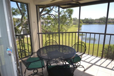 Condo in Oldsmar, Florida, 2 bedrooms  № 2232036 - photo 10